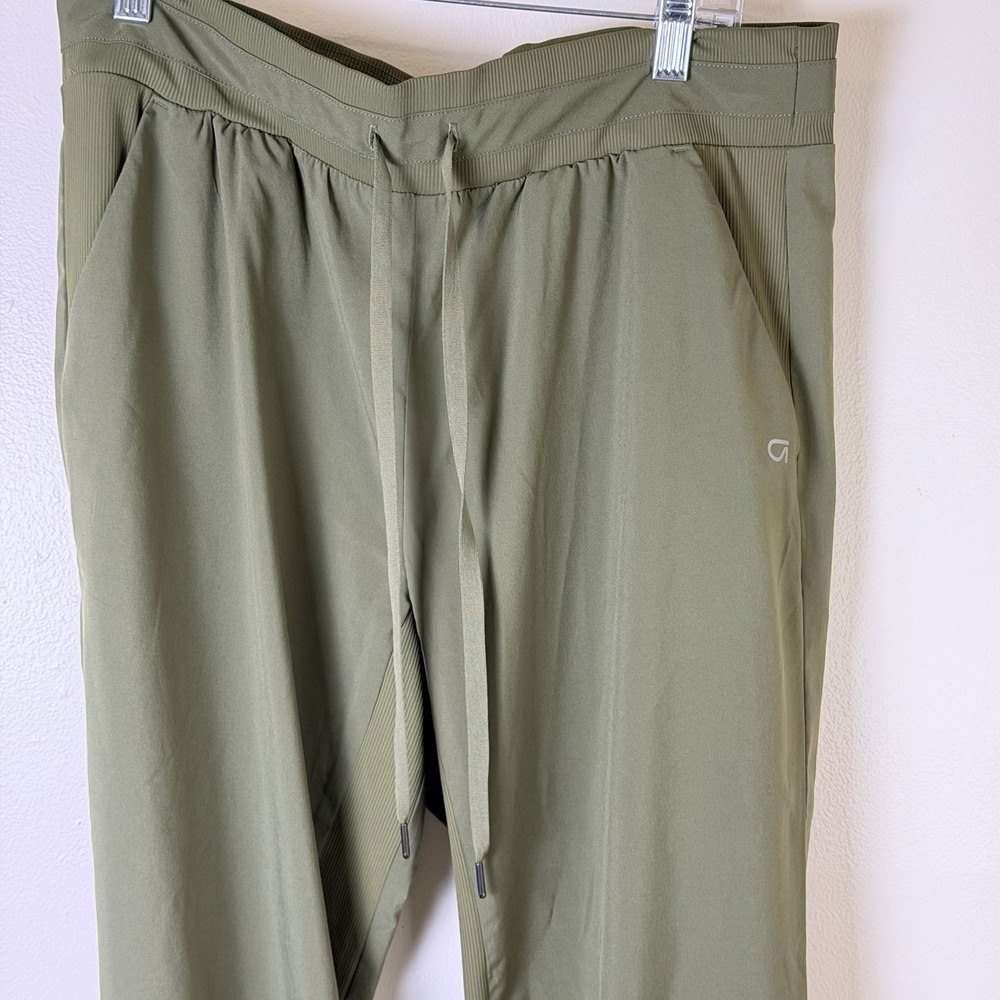 GAP Fit Women's Med Green Slicky Jogger Athleisure Training Pants Running - Picture 2 of 7
